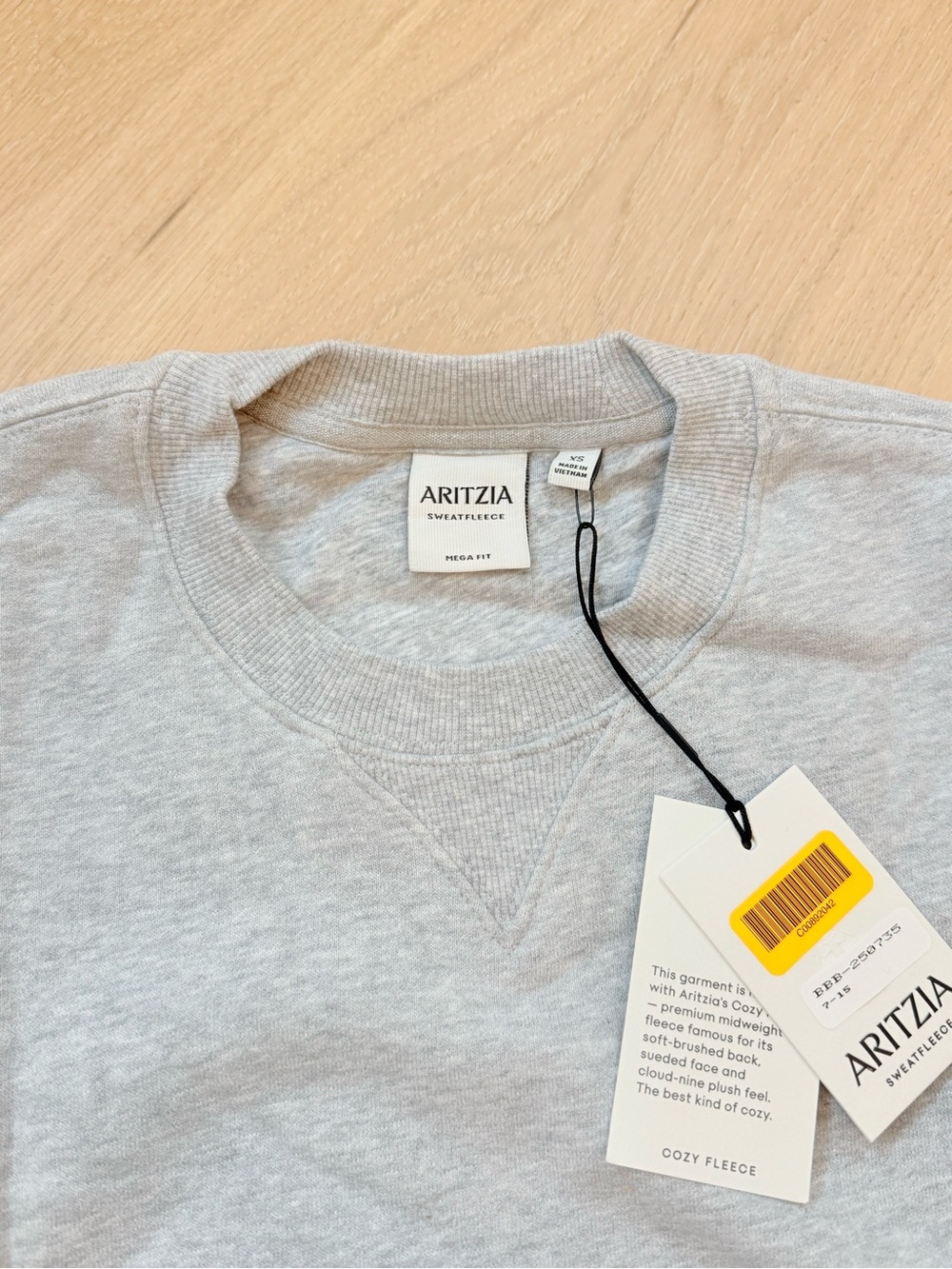 Aritzia Sweatfleece New Mega Crew in Heather Chrome, size XS - Picture 2 of 3